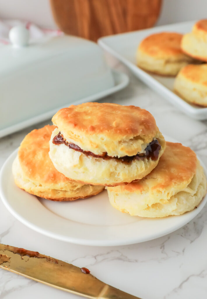 Biscuits with some jelly
